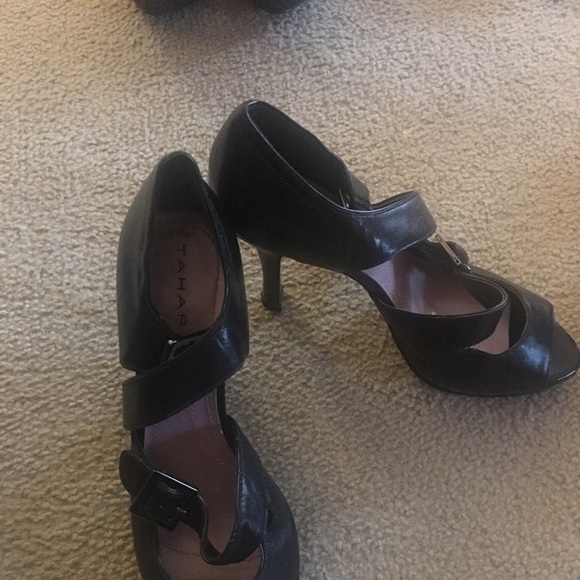 Tahari black peep toe strap heels - Picture 1 of 4